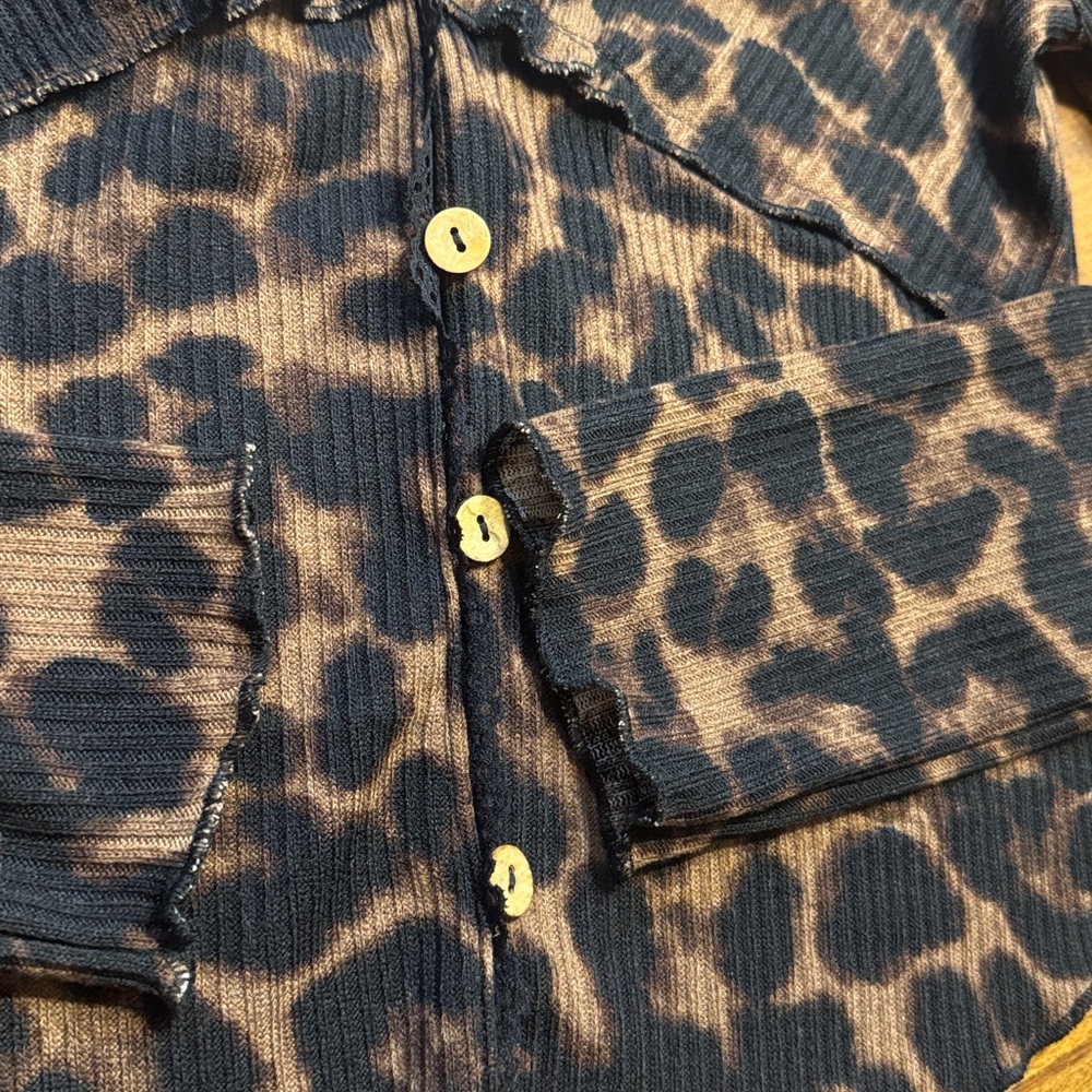 New Leopard Print Button-Up Ribbed long sleeve top~ - Picture 8 of 10